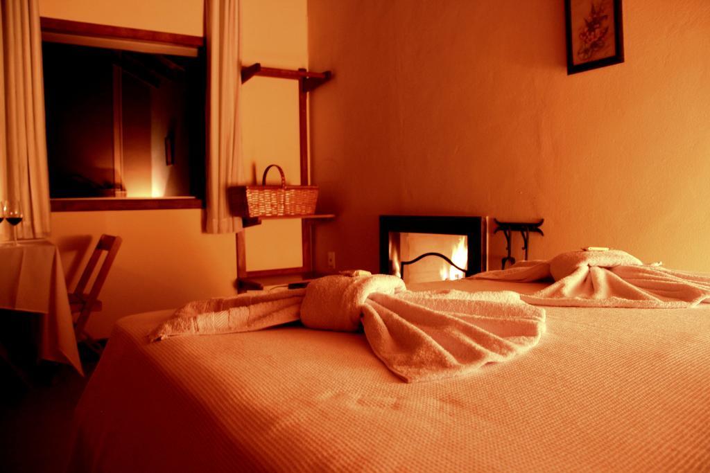 Pousada Gaya Carrancas Buitenkant foto